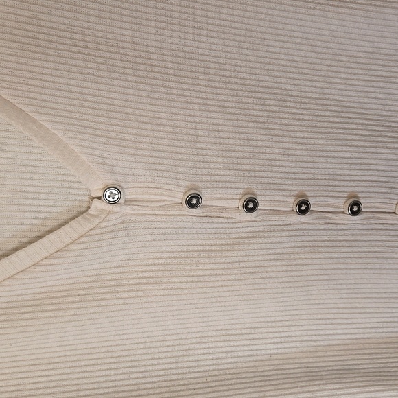 American Eagle | Cream Ruffle Edge Short Sleeve Top Size XL - Picture 4 of 9